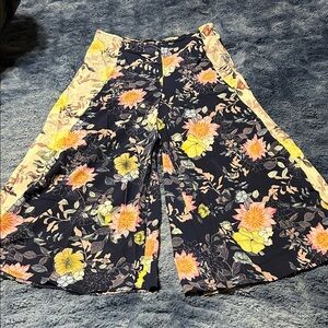 Umgee cropped Floral Pants